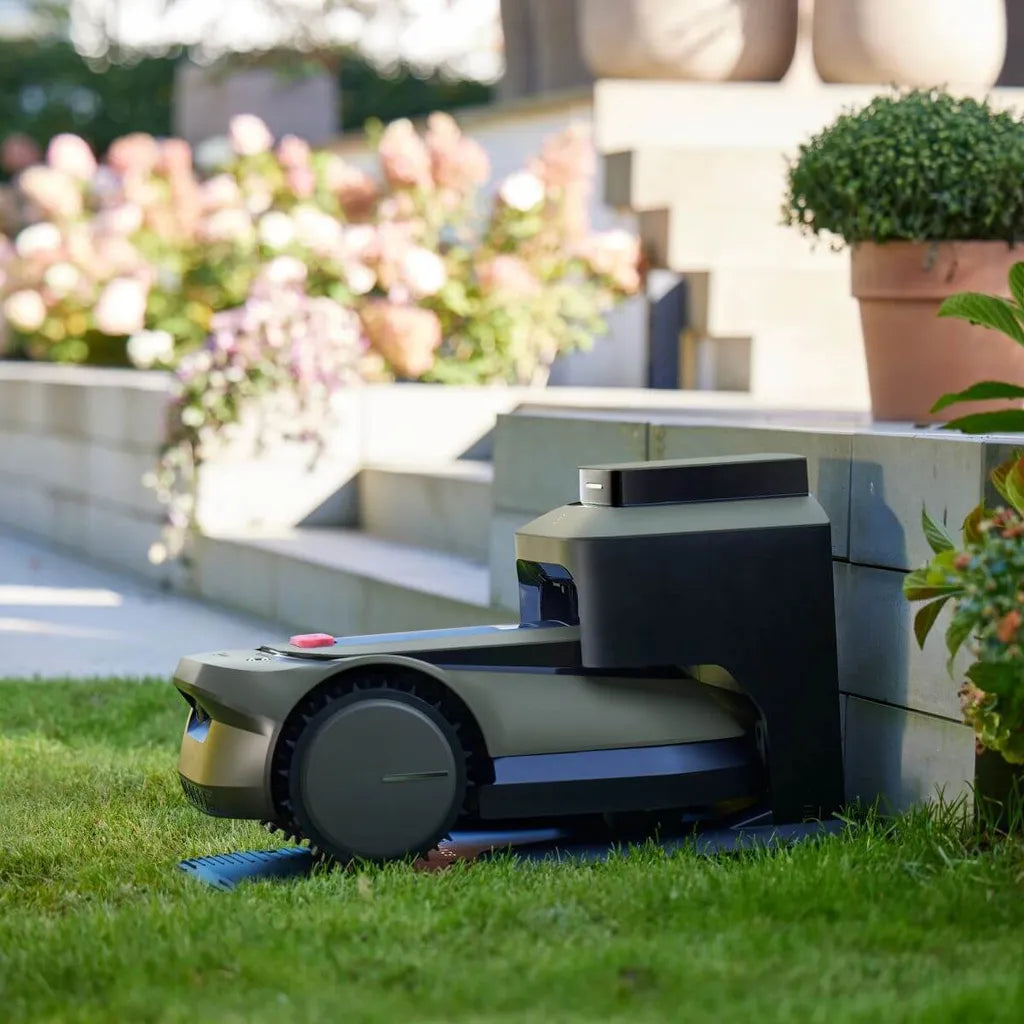 ECOVACS GOAT GX-600 Mähroboter mit SmartEdge-Technologie, grün